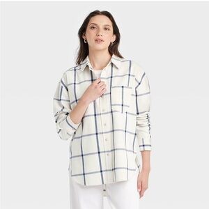 Universal Thread Women's White and Navy Plaid Button Down Shirt